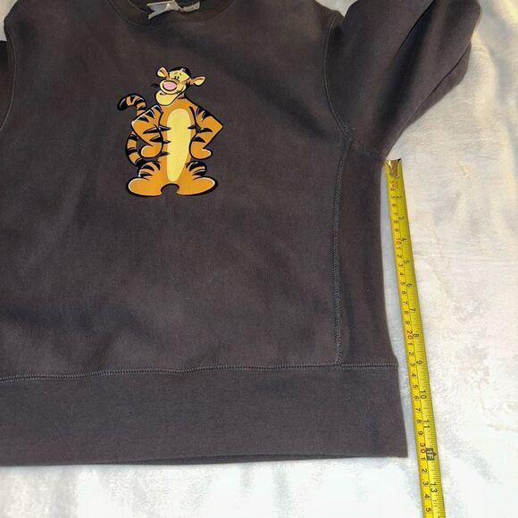 Disney Store Vintage Unisex Dark Gray Tigger Crew Sweatshirt Small GUC - Picture 11 of 13